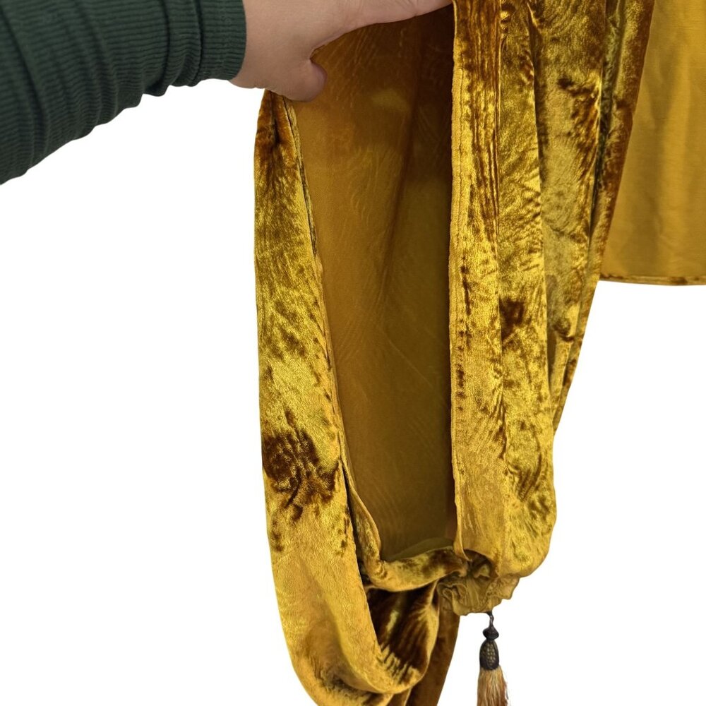 Vtg Unbranded Gold Crushed Velvet TasselShawl Wrap Cape Boho Opera Evening Stole - Picture 6 of 10